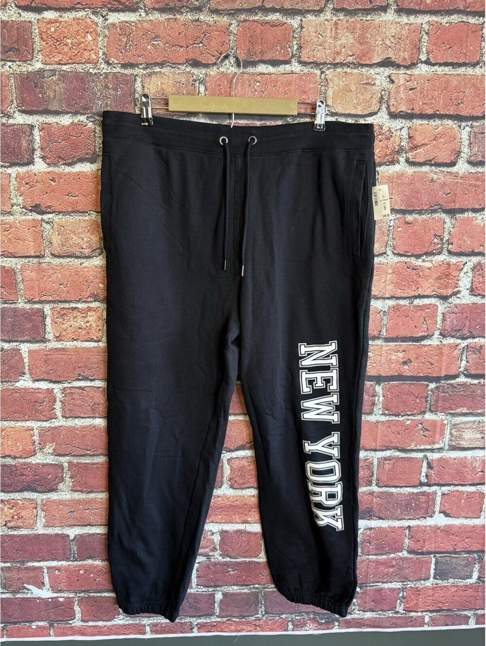 Aeropostale Mens Black Jogger Sweatpants New York Spellout Size XL NWT